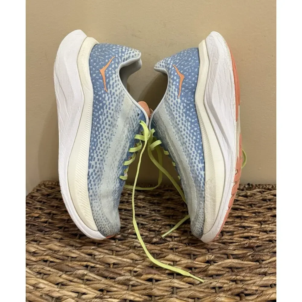 Hoka One One hoka one